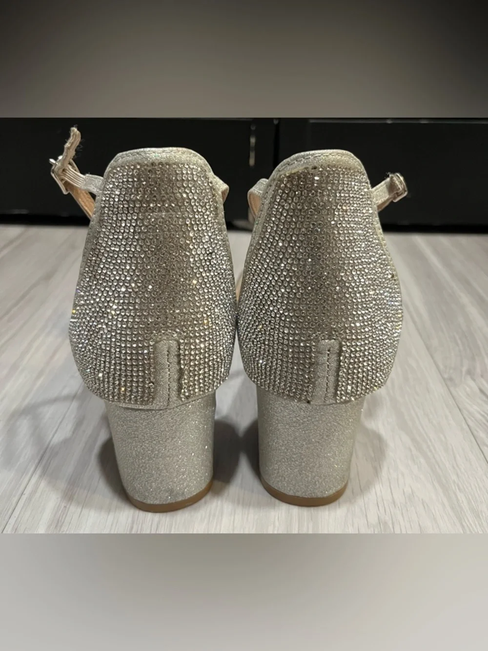 Forever 21 Silver open Toe Rhinestone Ankle
Strap Buckle Low Chunky Heels - Picture 3 of 9